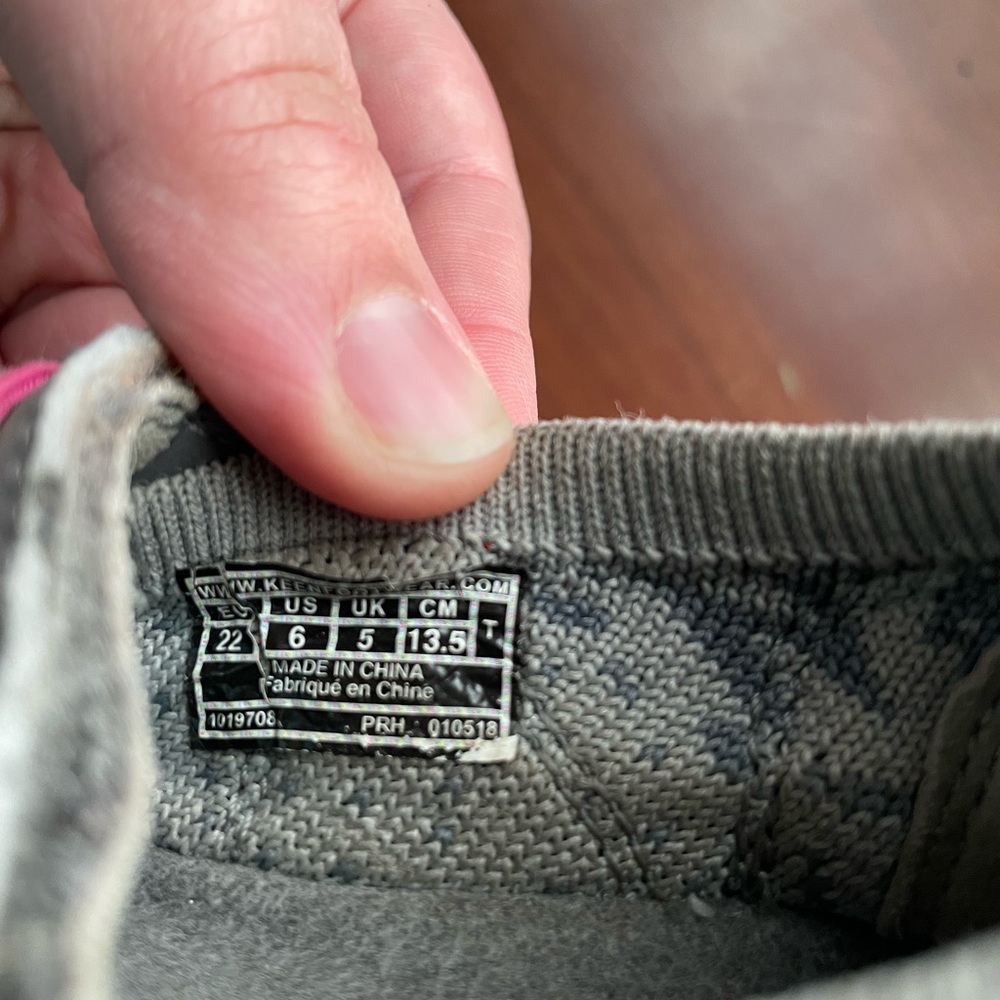 Gray and Pink Keen’s Toddler Girls Shoes - Picture 4 of 4